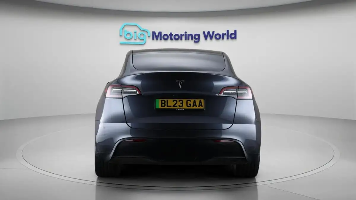 2023-tesla-model-y-e-rwd-big-5