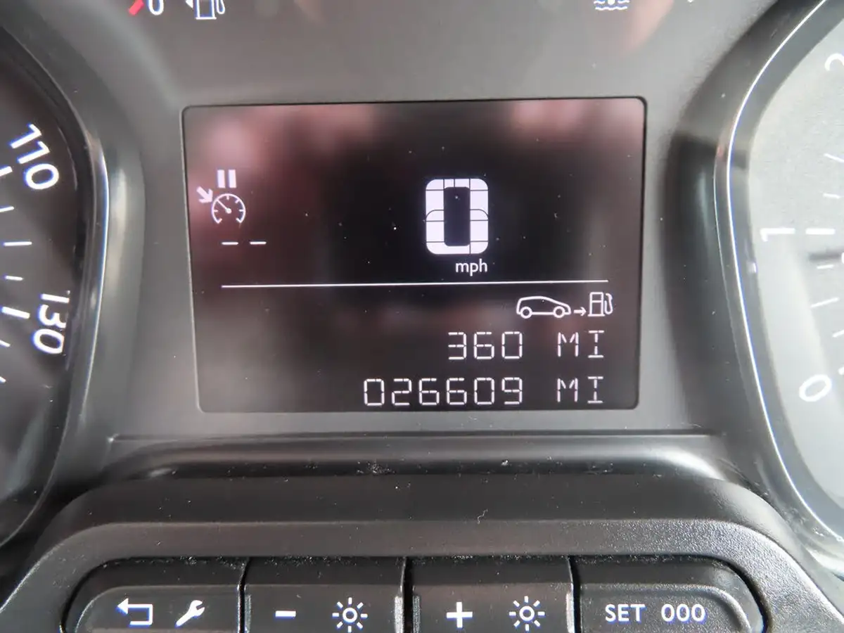 2018-citroen-dispatch-20bluehdi-enterprise-m-1400-crewcab-big-39