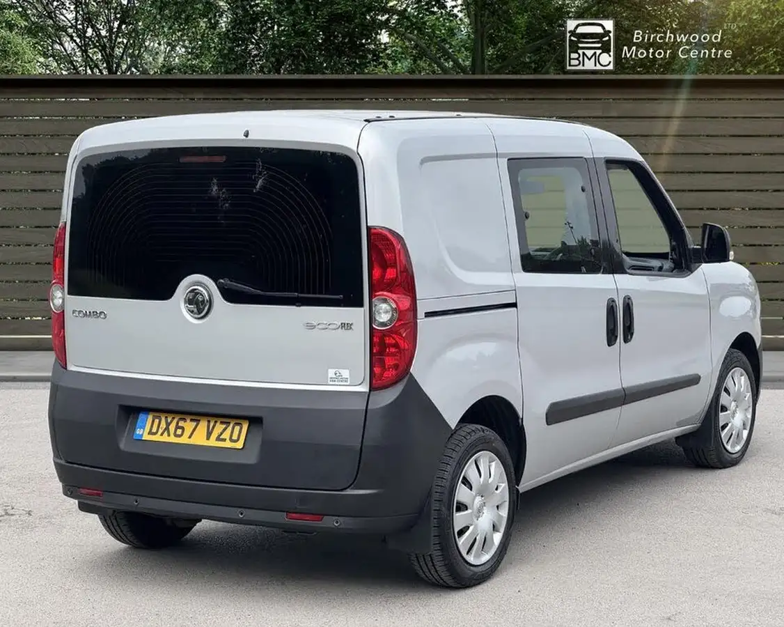2017-vauxhall-combo-13cdti-2300-95pseu6-l1h1-ss-ecoflex-5-seats-crew-big-6