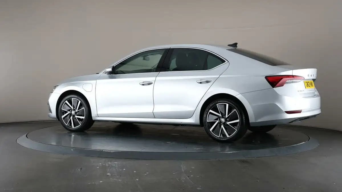 2021-skoda-octavia-14-tsi-se-l-hatchback-big-71