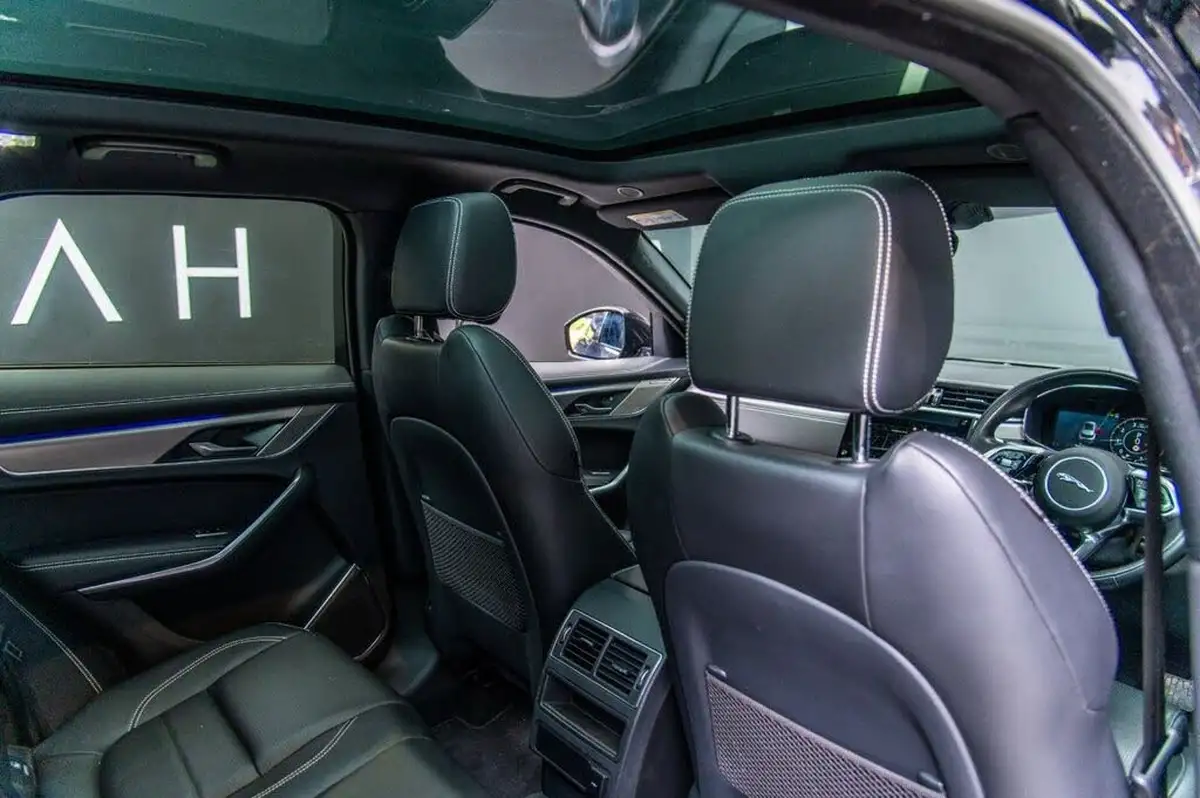 2021-jaguar-f-pace-20-p250-r-dynamic-se-big-33