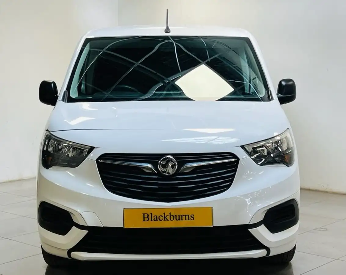 2020-vauxhall-combo-15cdti-sportive-2300-100pseu6dt-l1h1-panel-big-16