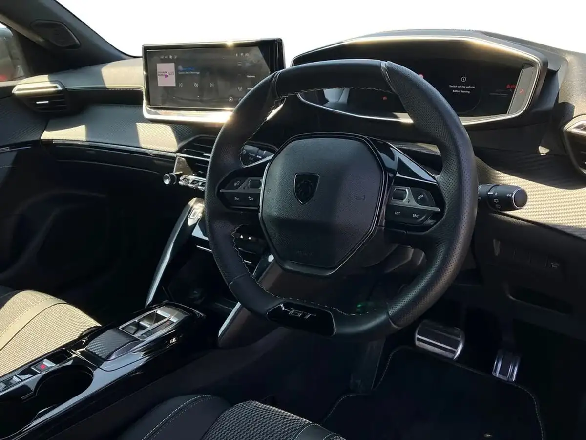 2024-peugeot-2008-suv-e-gt-136ps-50kwh-big-8