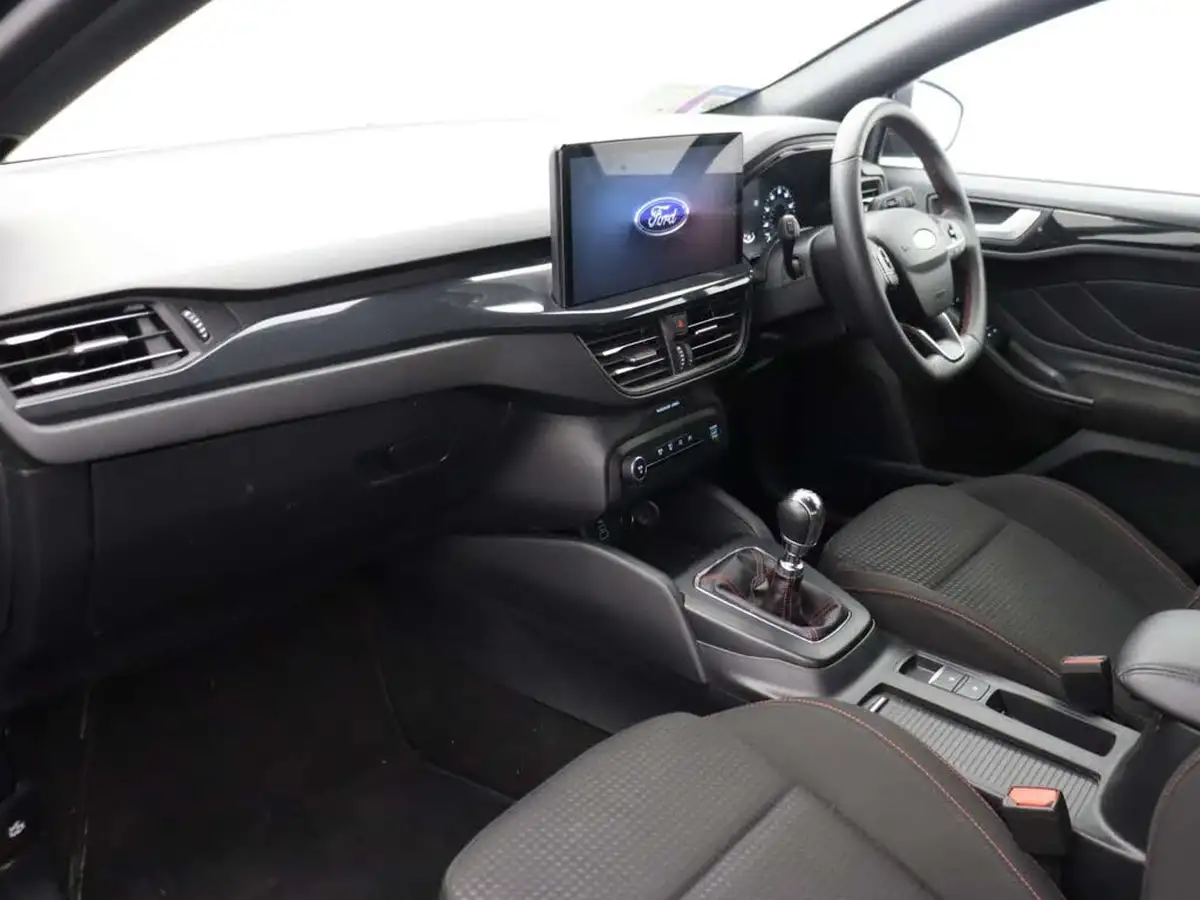 2023-ford-focus-10t-st-line-125ps-estate-big-10
