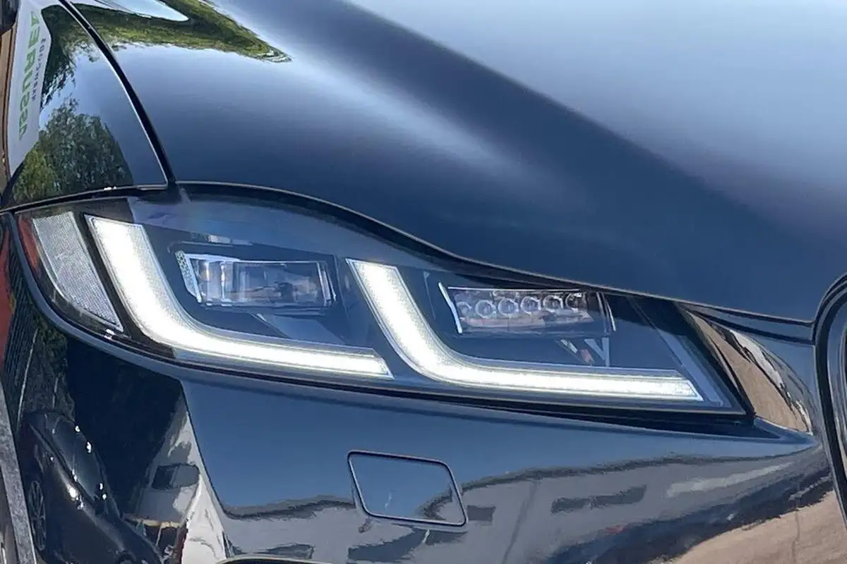 2022-jaguar-f-pace-20-p400e-r-dynamic-hse-big-45