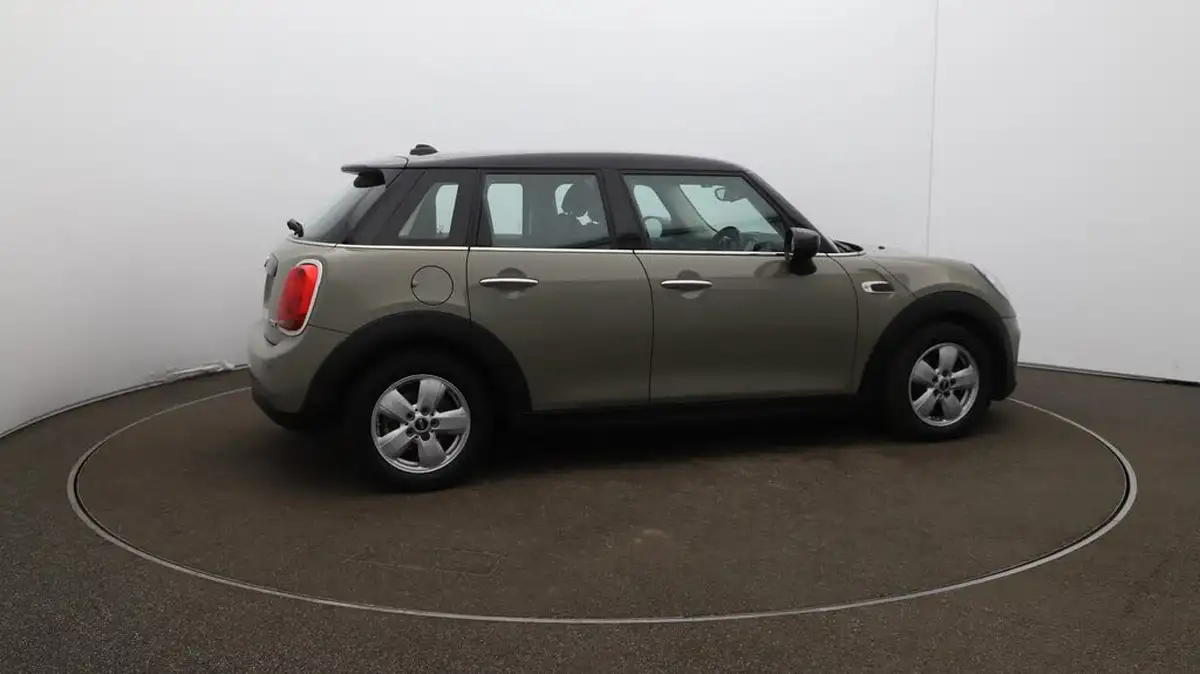 2020-mini-countryman-15-cooper-classic-big-50