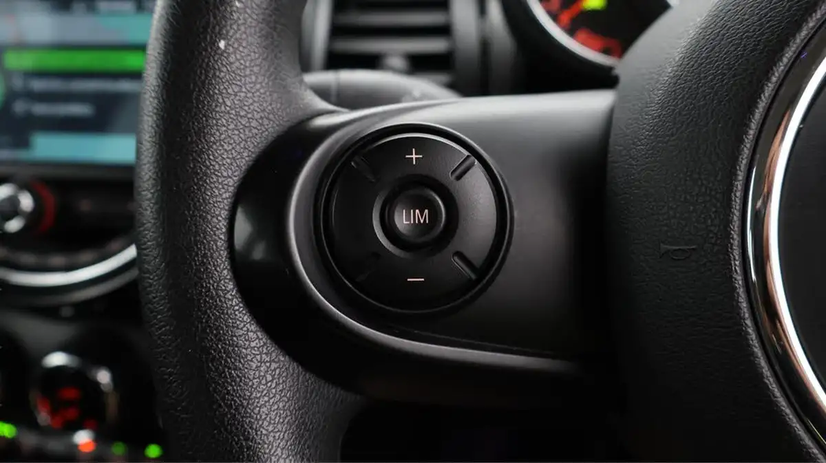 2020-mini-countryman-15-cooper-classic-big-22
