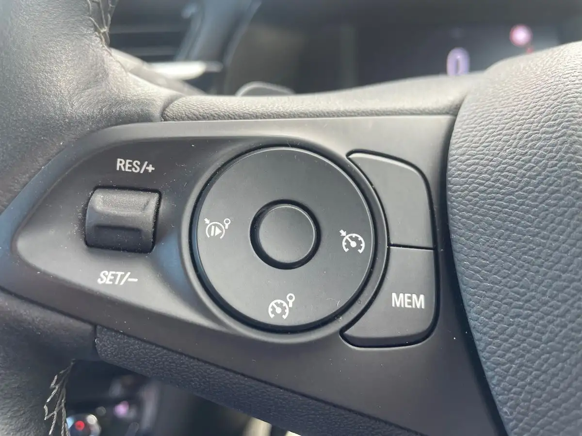 2022-vauxhall-corsa-12-turbo-elite-edition-auto-big-15