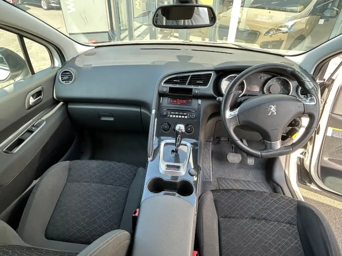 2014-peugeot-3008-crossover-16e-hdi-active-big-7