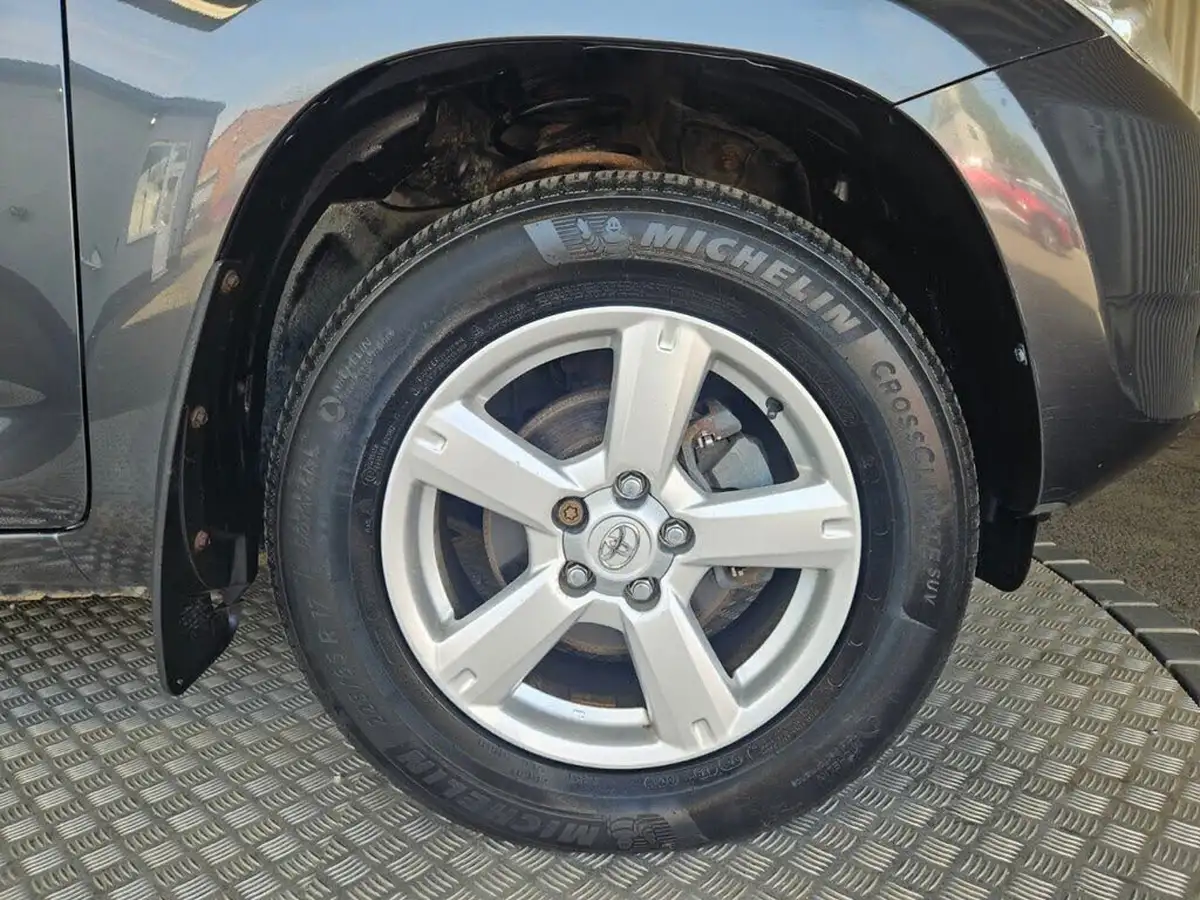 2007-toyota-rav4-22td-xt-r-big-10