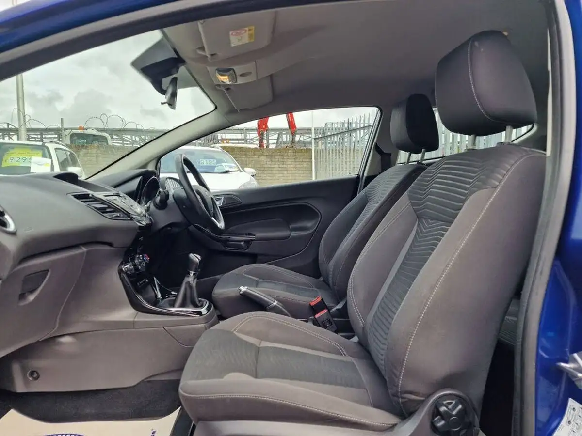 2016-ford-fiesta-125-zetec-3d-big-28