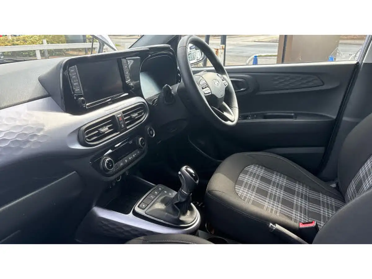 2024-hyundai-i10-10-premium-63ps-auto-big-8