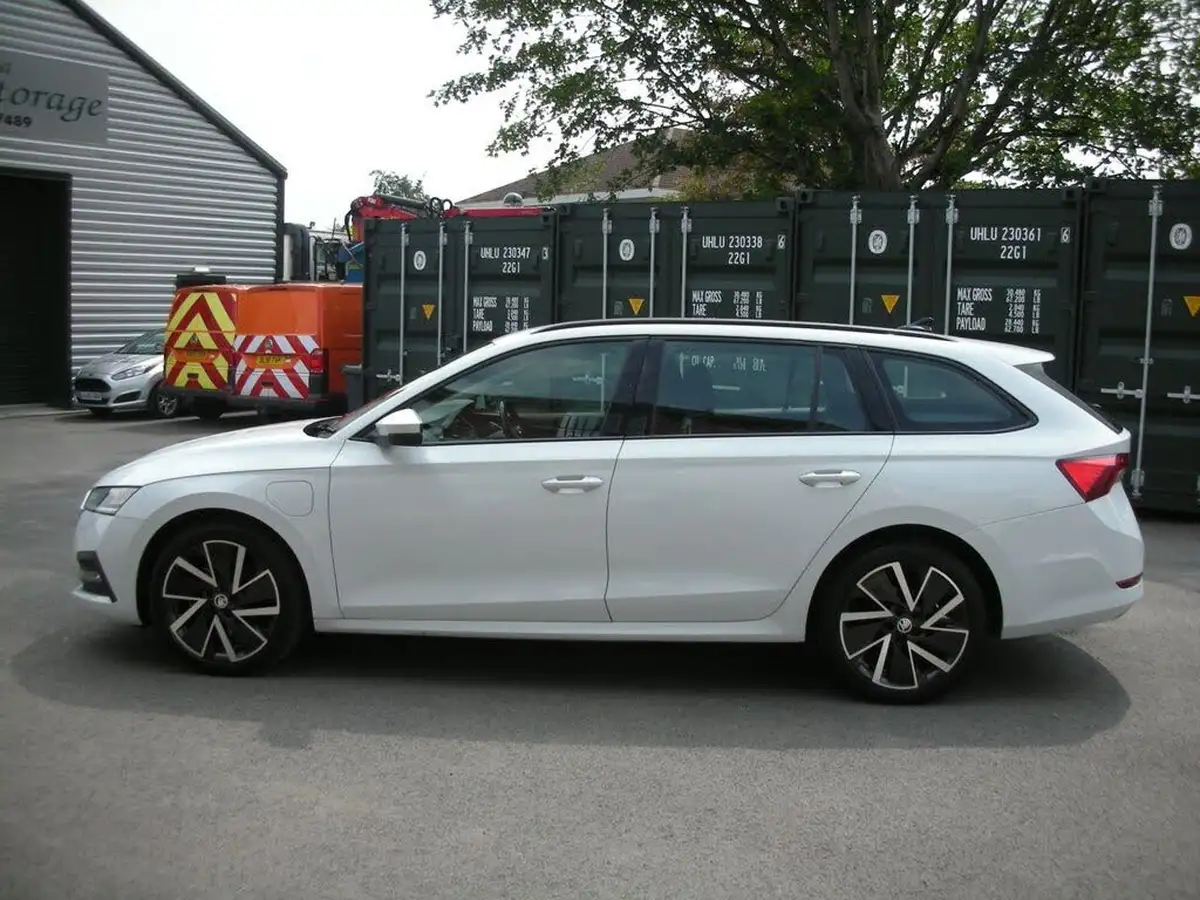 2021-skoda-octavia-14-tsi-se-technology-estate-big-4