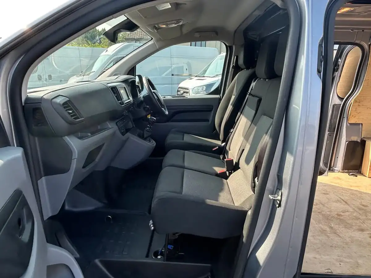 2022-vauxhall-vivaro-15td-2700-l1h1-sportive-120pseu6d-big-25