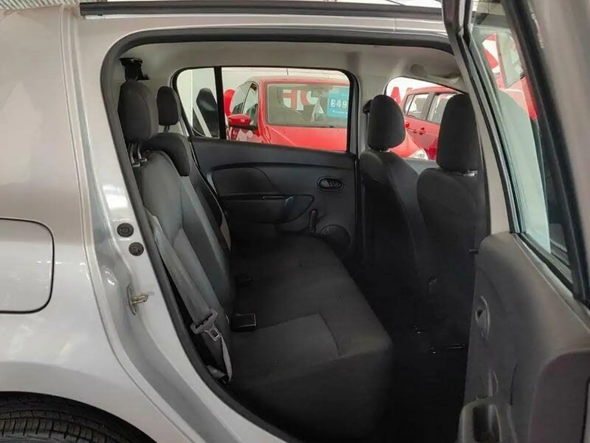 2016-dacia-sandero-12-ambiance-big-19