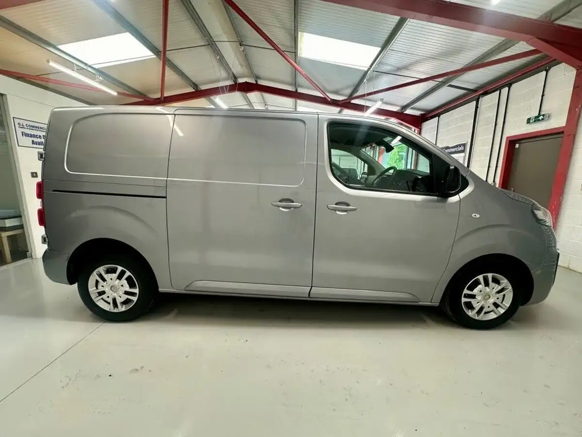 2022-vauxhall-vivaro-15td-2700-l1h1-sportive-100pseu6d-big-7