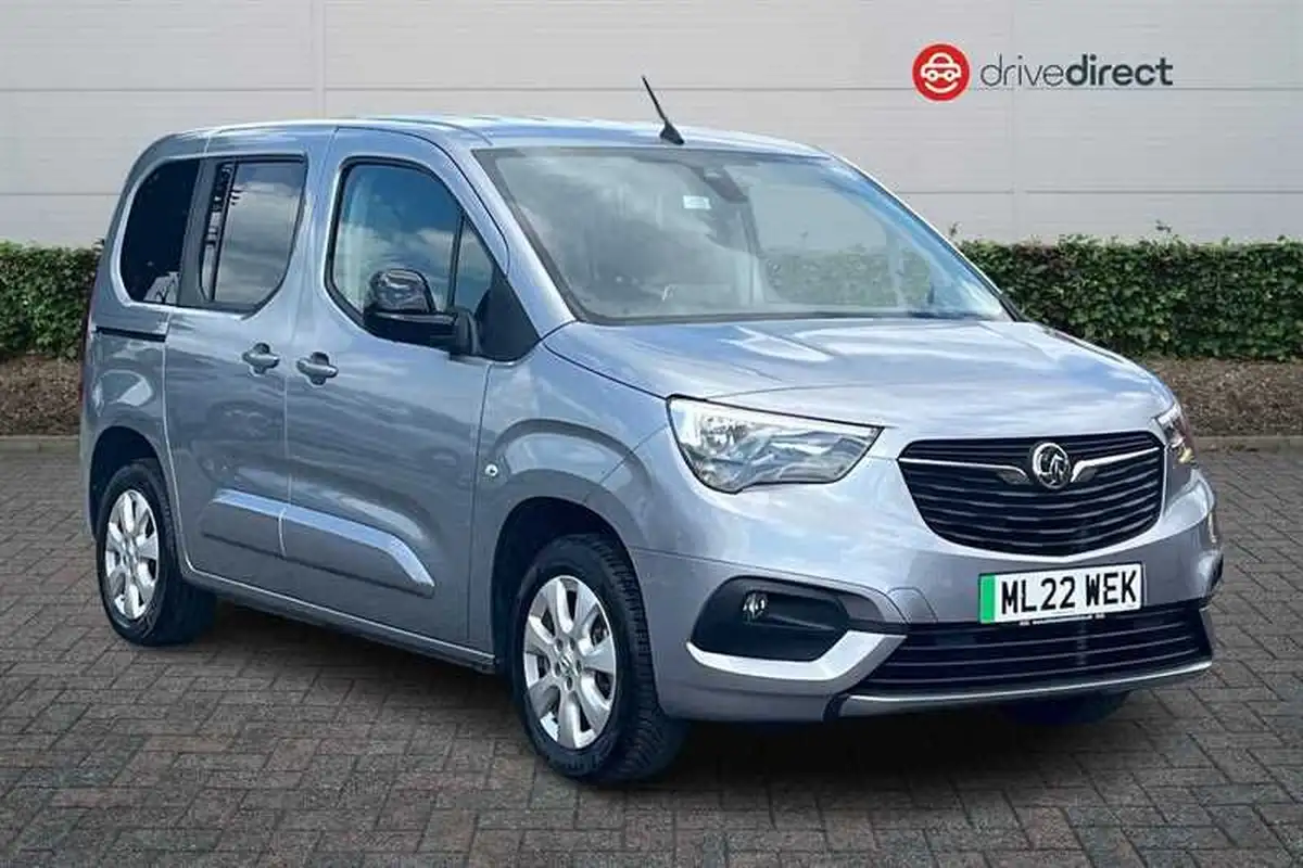 2022-vauxhall-combo-life-e-se-big-0