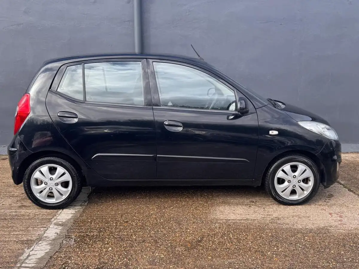 2012-hyundai-i10-12-active-big-9