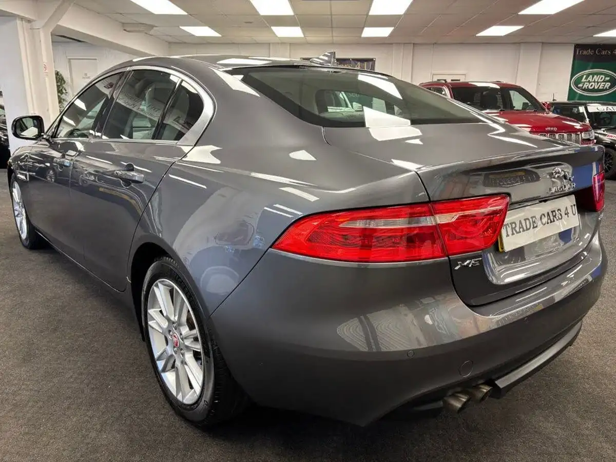 2016-jaguar-xe-20d-prestige-180ps-auto-big-10