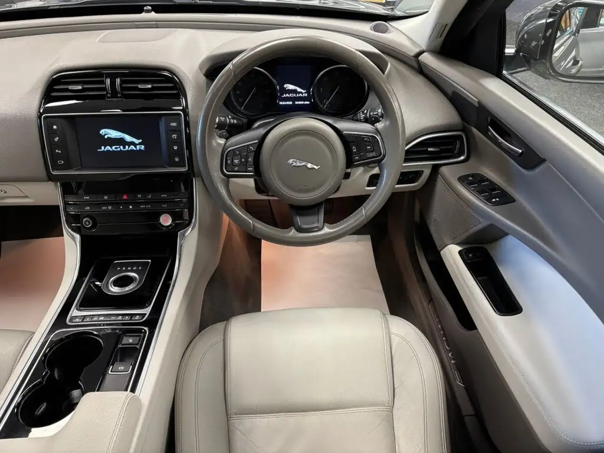2016-jaguar-xe-20d-prestige-180ps-auto-big-58