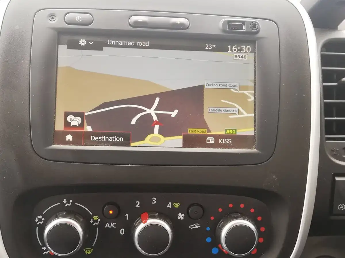 2021-renault-trafic-20dci-ll30-energy-145-sport-panel-big-17