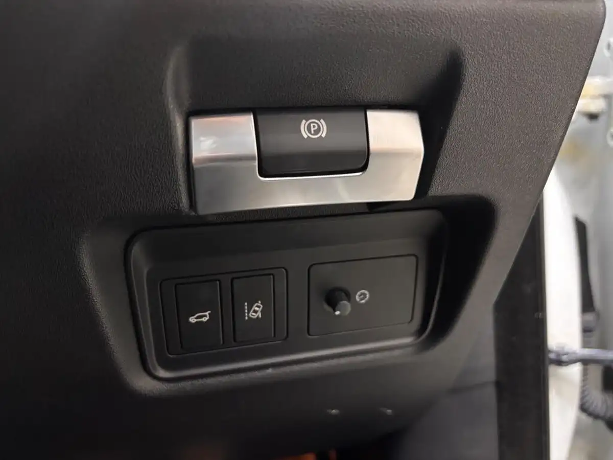 2019-jaguar-e-pace-20-i4d-r-dynamic-s-150ps-big-33
