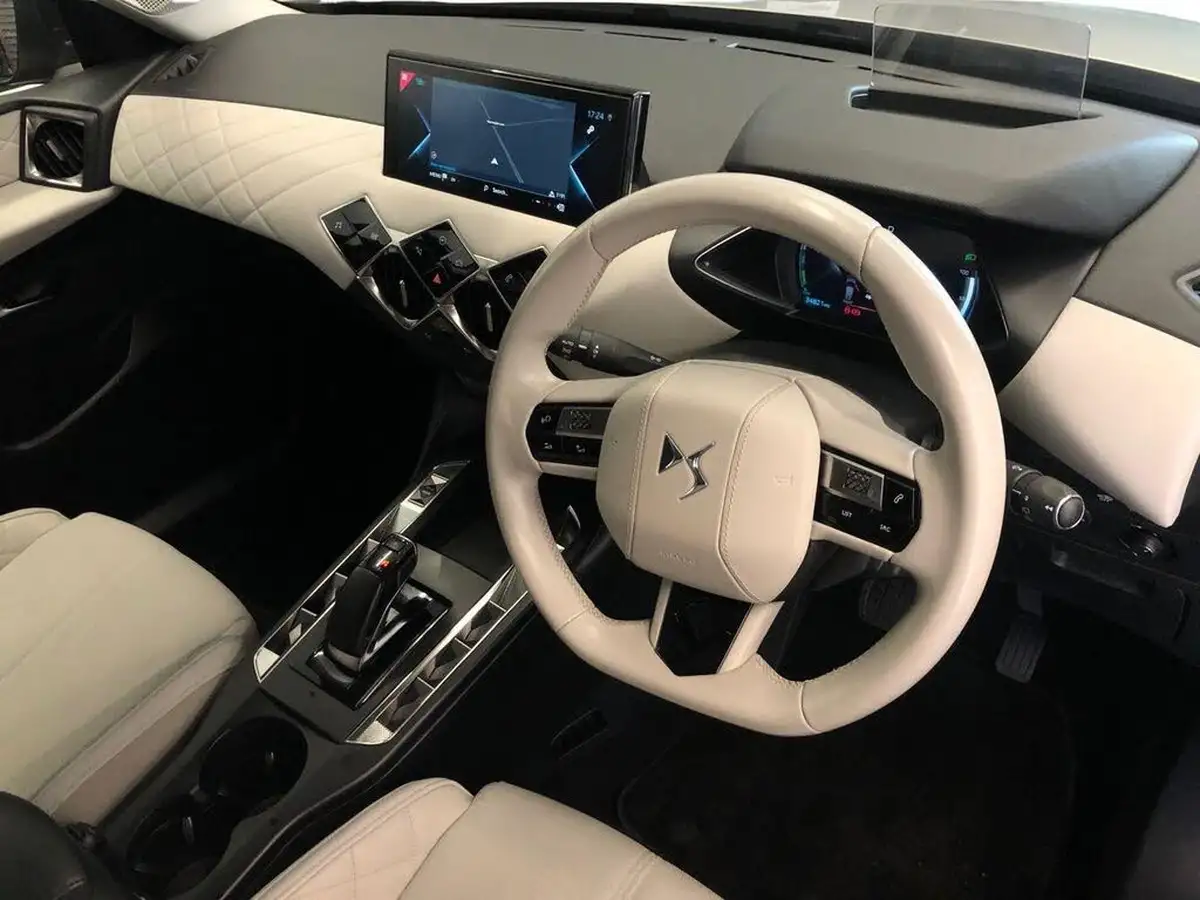 2020-ds-ds-3-crossback-e-tense-la-premiere-big-5