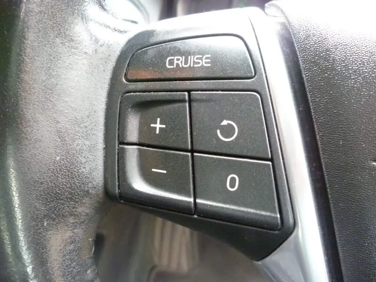 2016-volvo-xc60-20td-d4-se-nav-geartronic-big-29