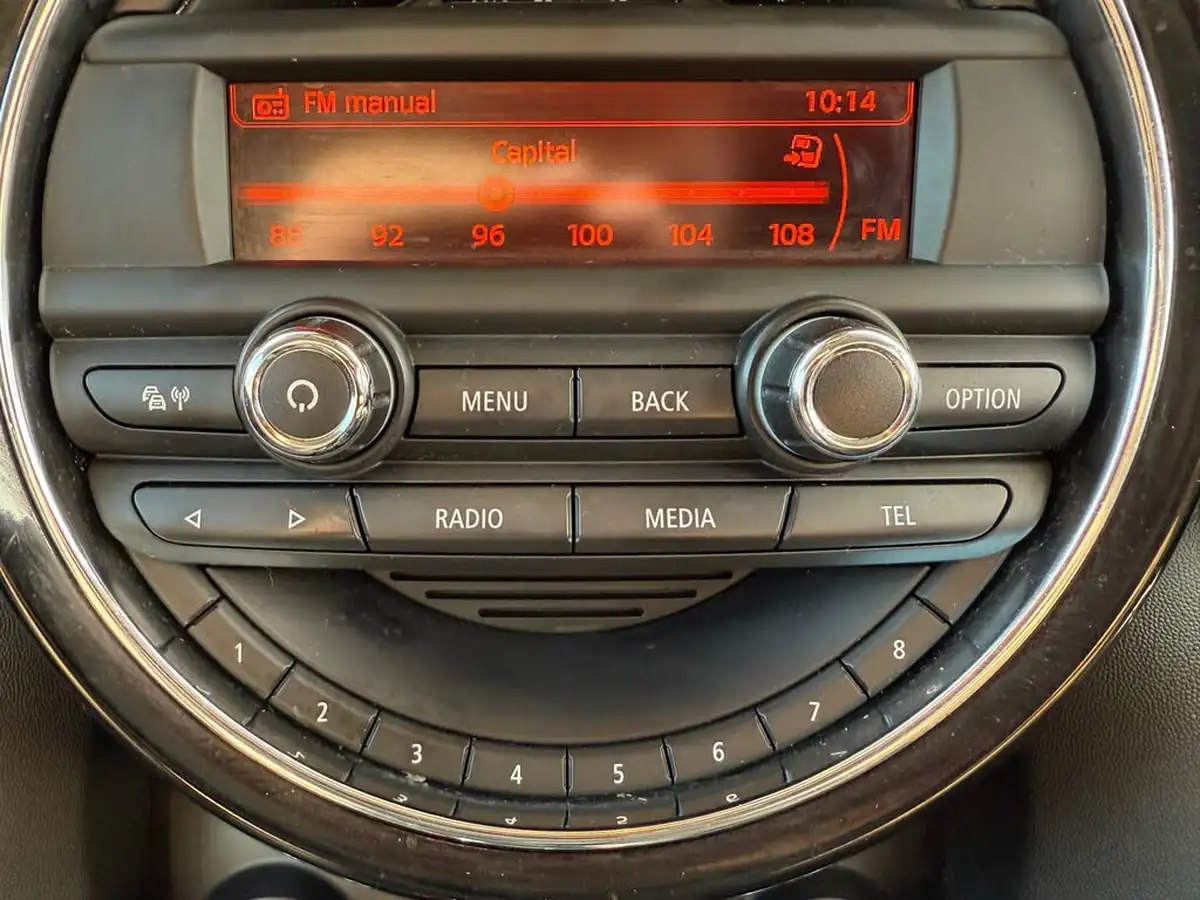 2015-mini-cooper-12-one-ss-5d-big-45