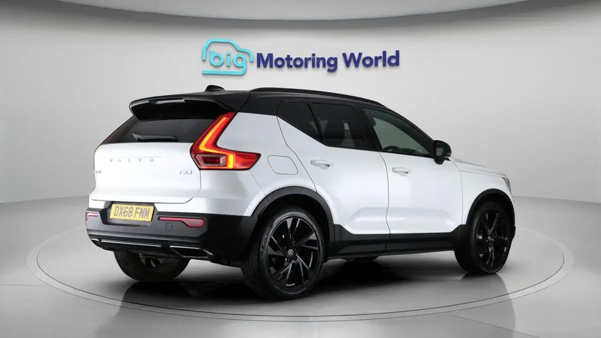 2018-volvo-xc40-15-t3-r-design-pro-big-6