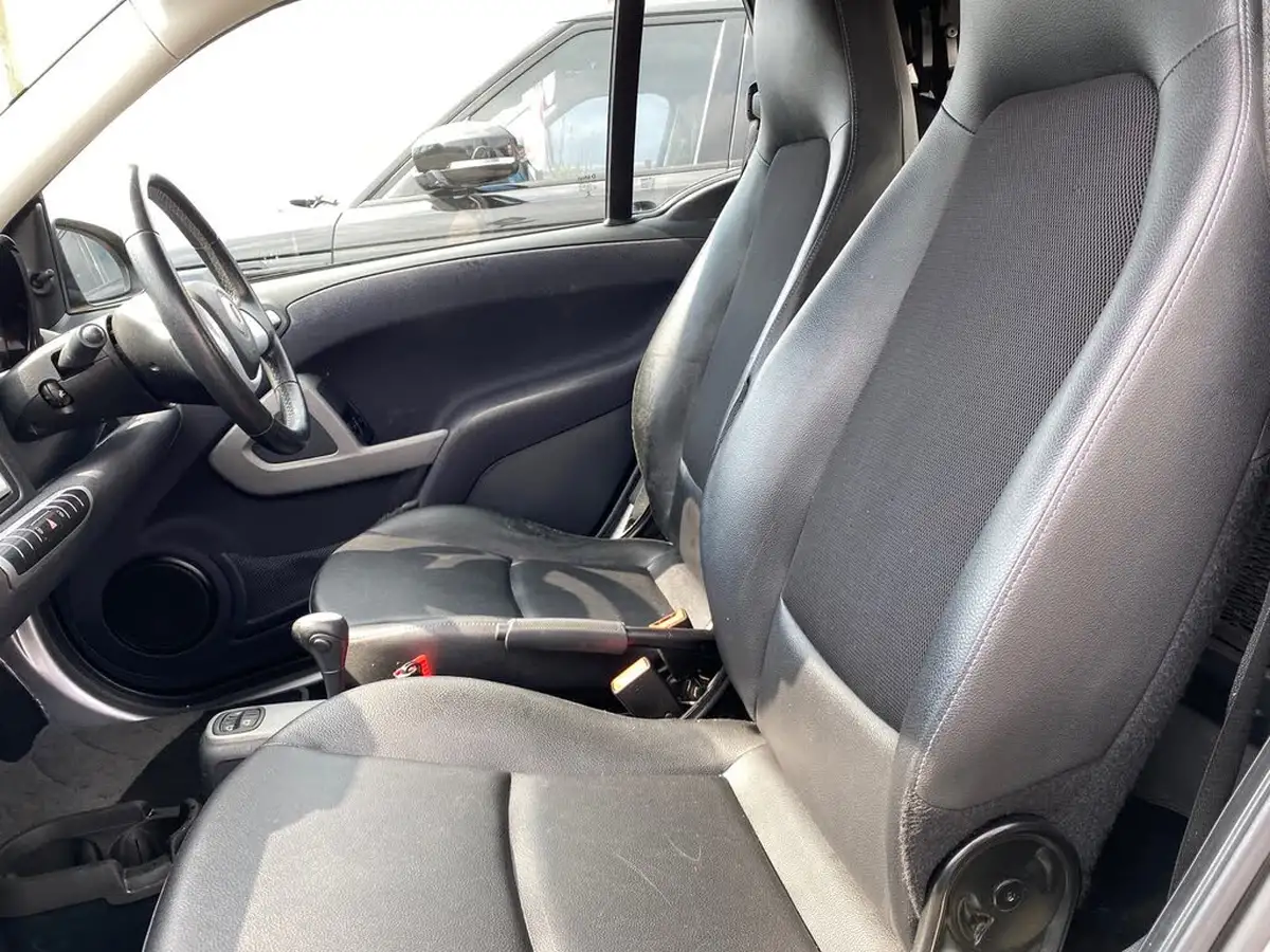 2014-smart-fortwo-10-grandstyle-83bhp-cabriolet-big-9