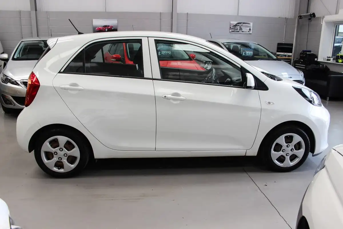 2016-kia-picanto-10-picanto-1-5d-big-7
