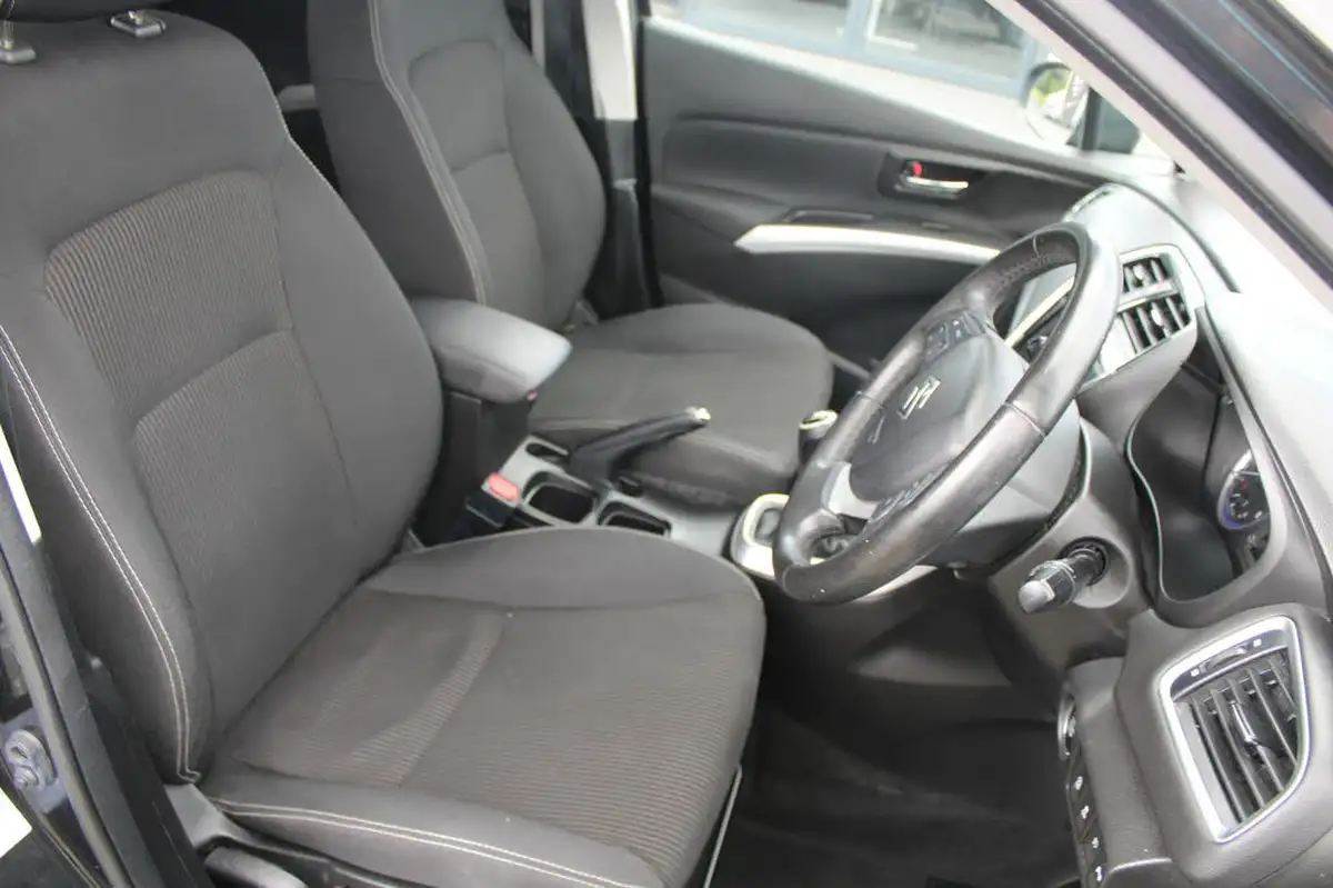 2016-suzuki-s-cross-10-boosterjet-sz-t-110ps-big-41