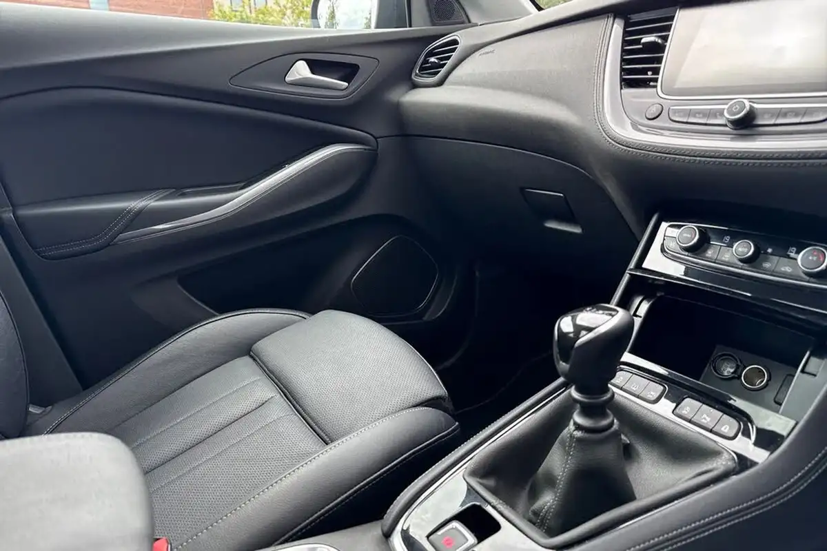 2019-vauxhall-grandland-x-12-elite-nav-big-57