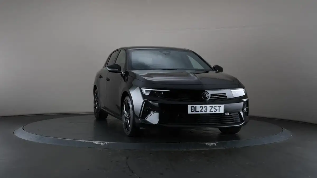 2023-vauxhall-astra-12-turbo-gs-hatchback-big-51