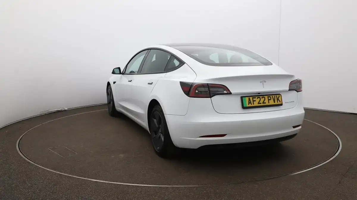 2022-tesla-model-3-e-long-range-big-61