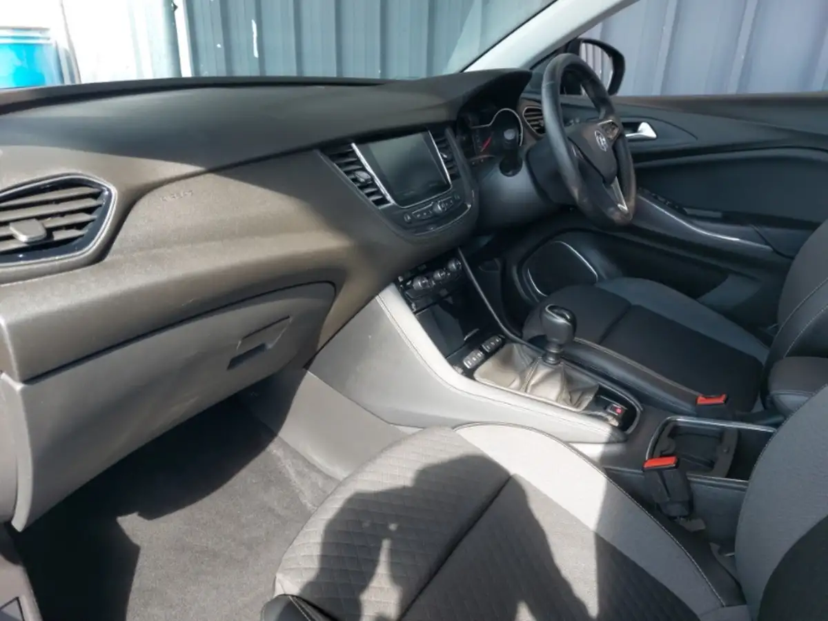2020-vauxhall-grandland-x-15td-business-edition-nav-ecotec-blueinjection-big-4
