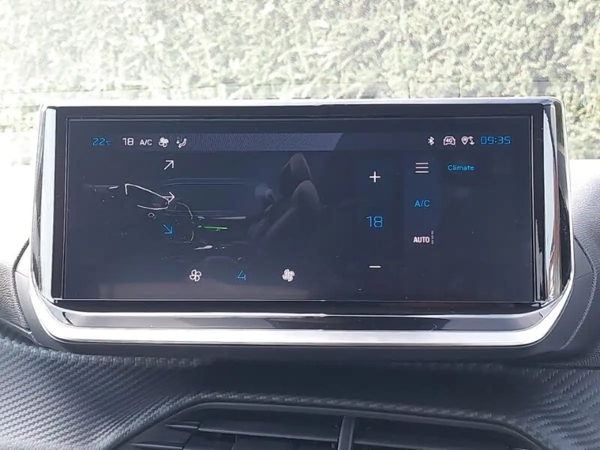 2024-peugeot-208-12-puretech-allure-big-14
