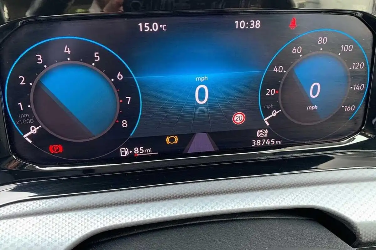 2022-volkswagen-golf-15-tsi-active-150ps-big-15