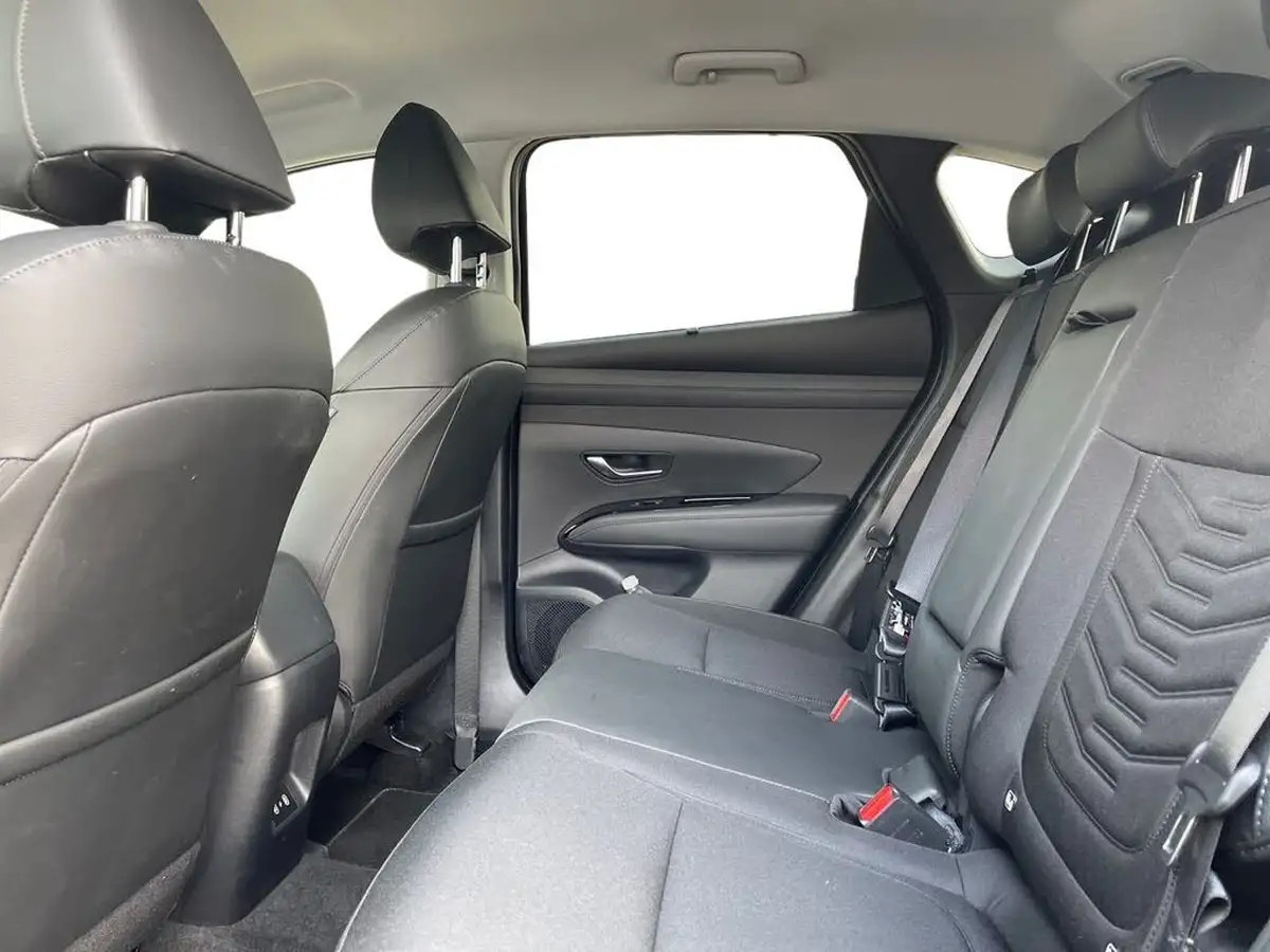 2025-hyundai-tucson-16-t-gdi-premium-160ps-48v-mhev-two-tone-roof-7dct-big-10