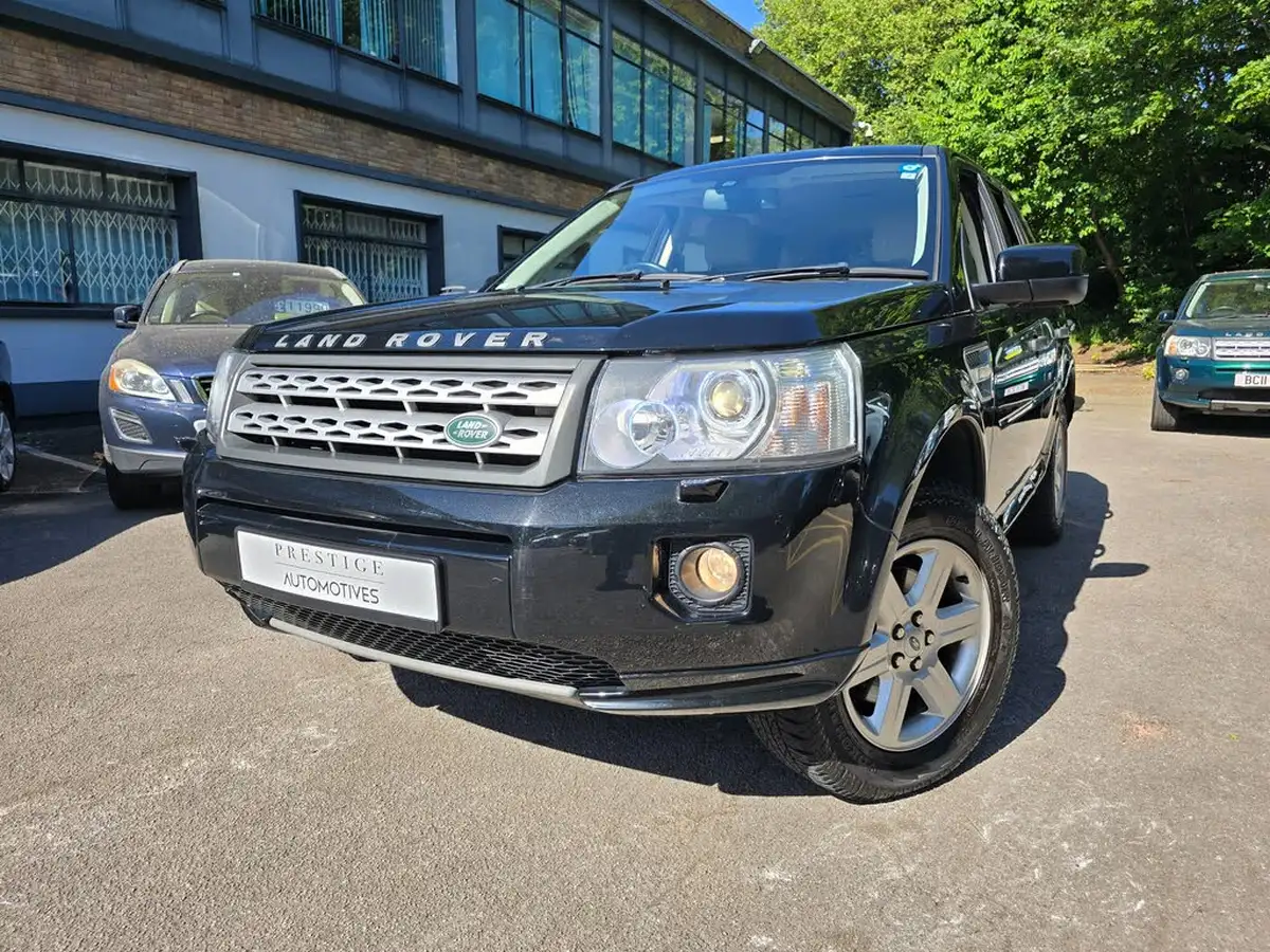 2011-land-rover-freelander-2-big-0