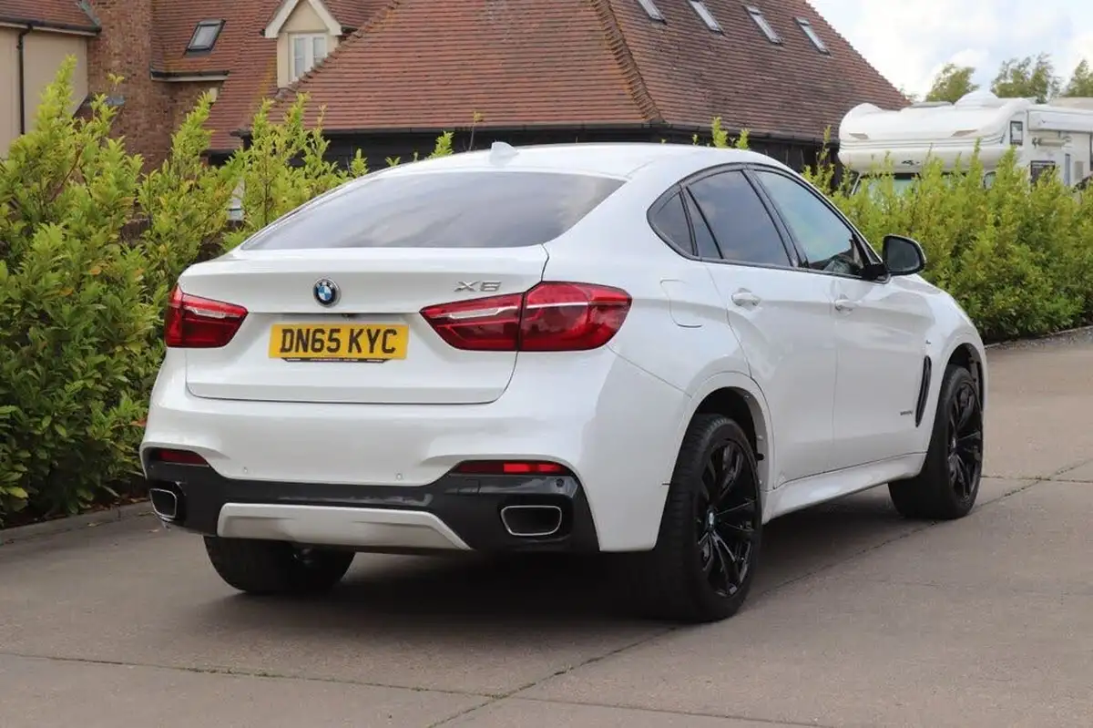 2015-bmw-x6-30td-xdrive30d-m-sport-big-13