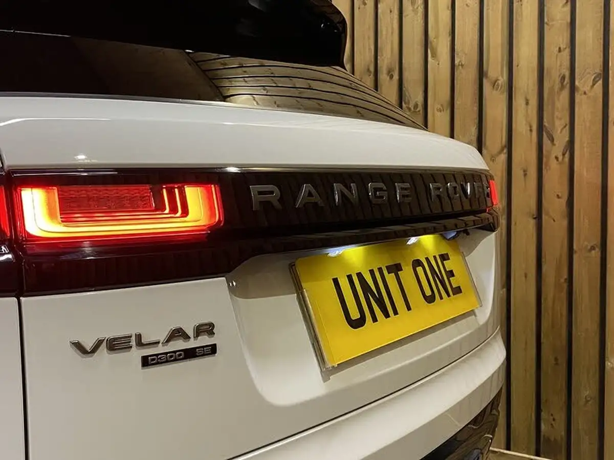 2018-land-rover-range-rover-velar-30-d300-r-dynamic-se-ss-big-15