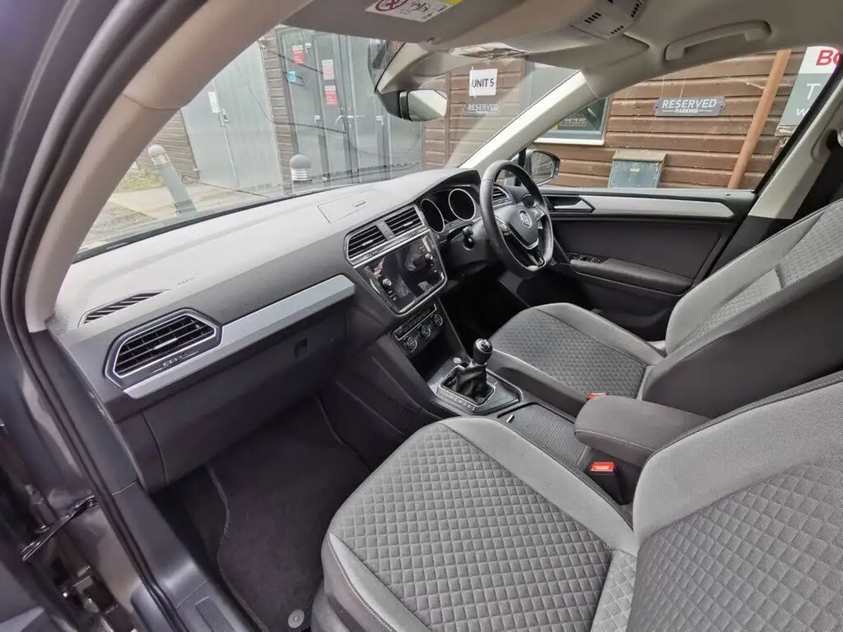 2019-volkswagen-tiguan-20tdi-match-150ps-big-18