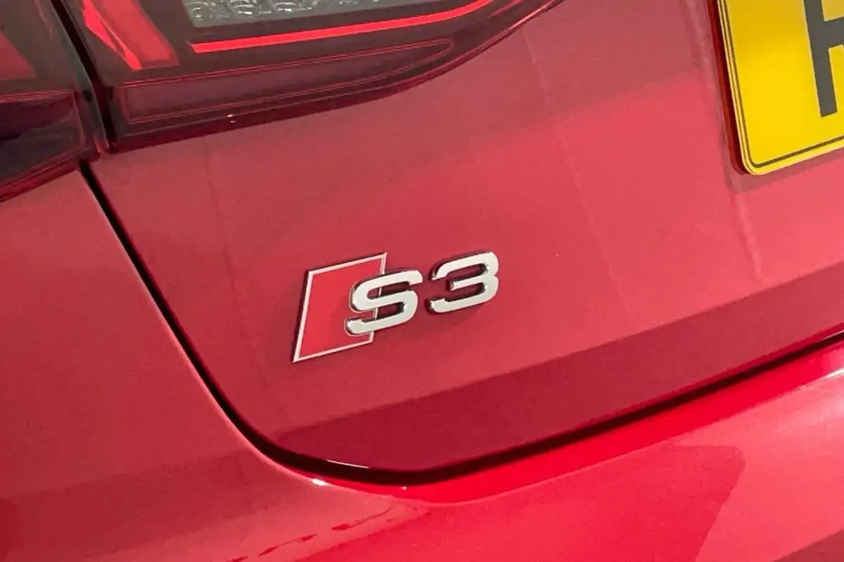 2021-audi-s3-20-tfsi-sportback-5d-big-14