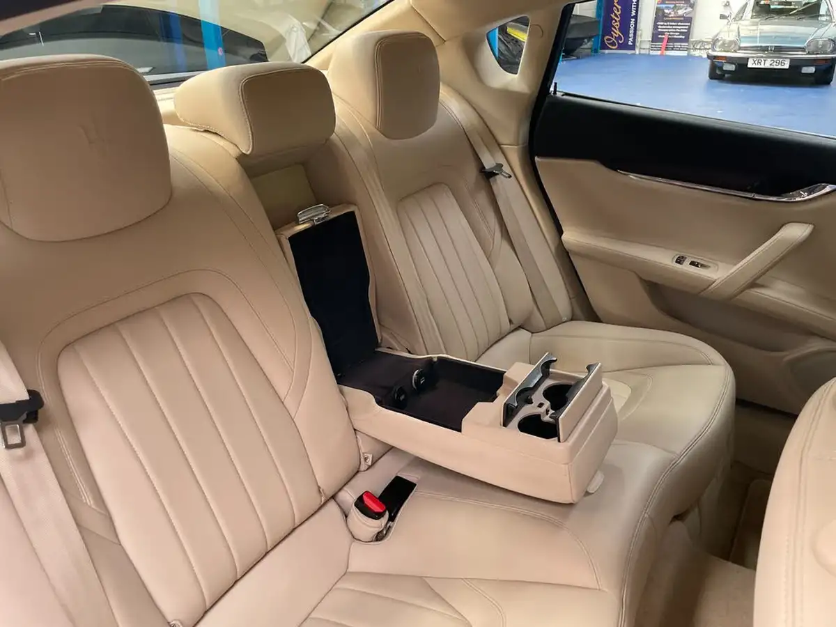 2016-maserati-quattroporte-30td-big-23
