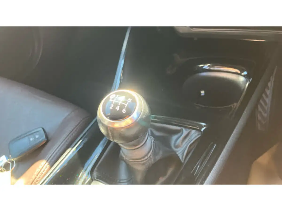 2017-toyota-c-hr-12-excel-big-12