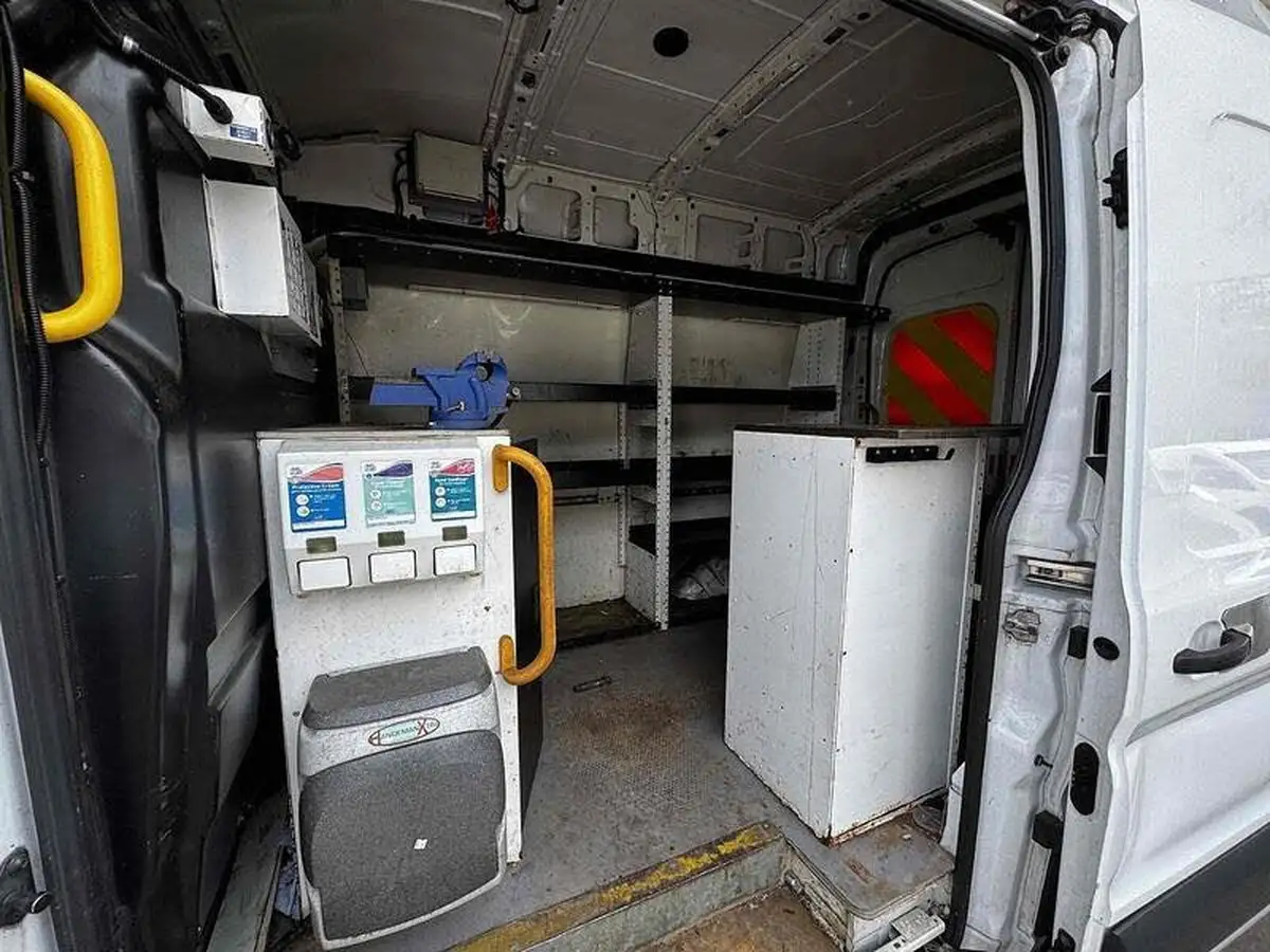 2018-ford-transit-20tdci-350-l2h3-170pseu6-rwd-panel-van-big-27