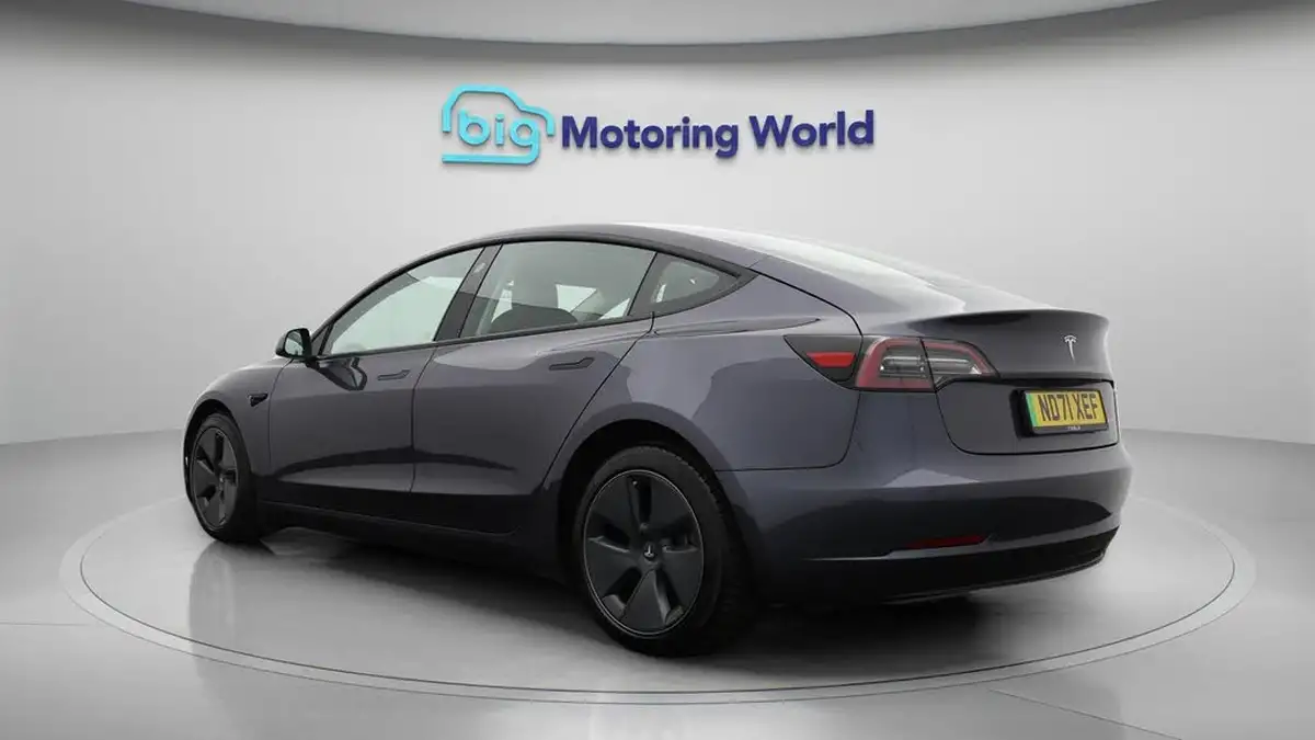 2021-tesla-model-3-e-long-range-awd-big-5