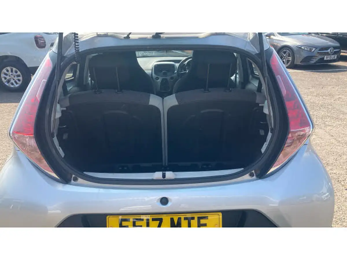 2017-toyota-aygo-10-vvt-i-x-play-71bhp-5d-big-3